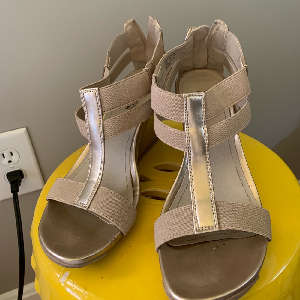 Gold wedges